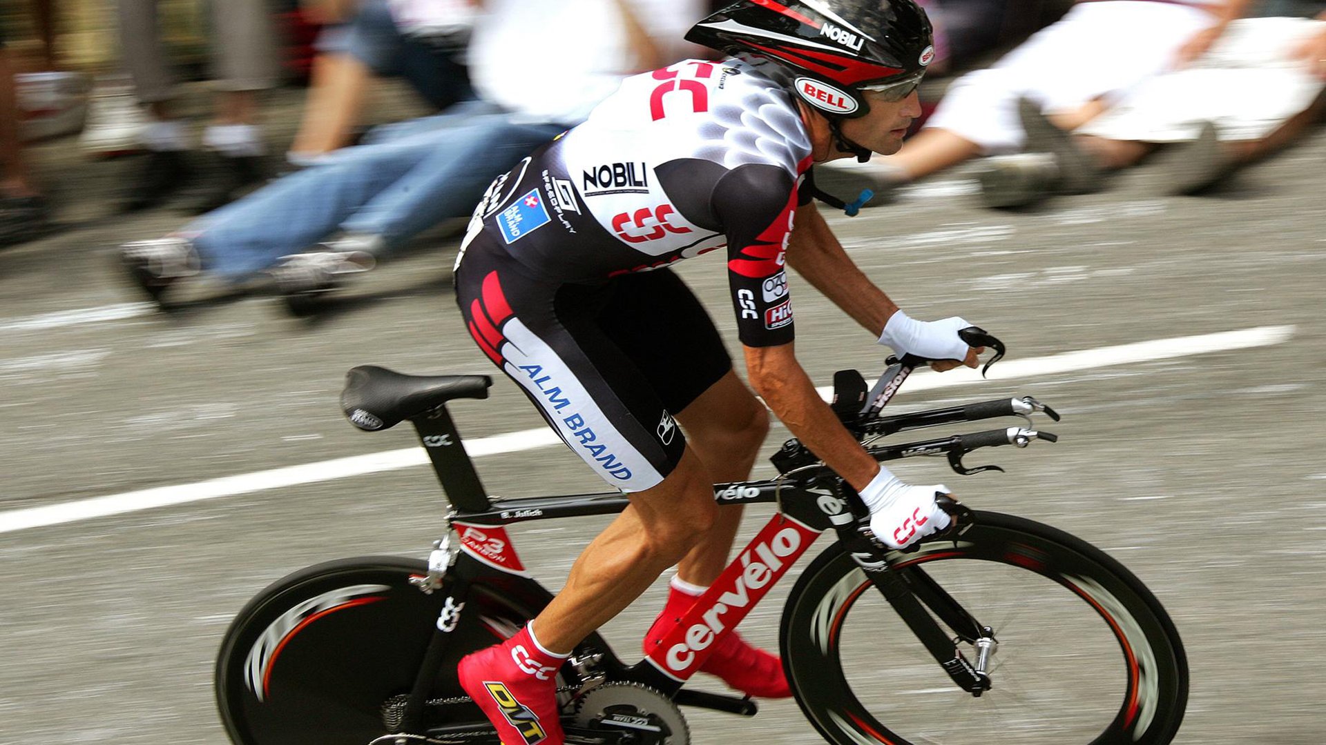 阿圭罗正式宣布退役